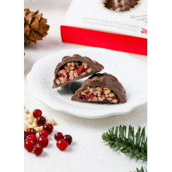 Шоколадная шишка с кедровым орехом и клюквой, 80 г